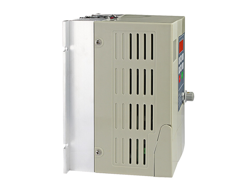 4000H通用變頻器，變頻器三相380V，變頻器廠家，電機(jī)變頻器